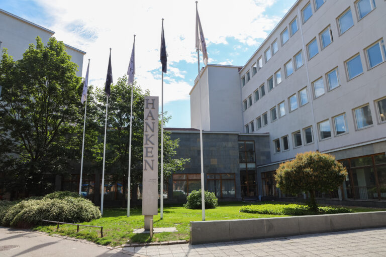 Hankenprofessor: Inte längre möjligt att nå utbildningsmålet i tid