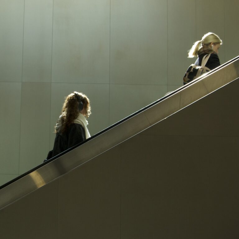 Lina tog sig ur ensamheten: ”Man måste våga göra saker fast man är ensam”