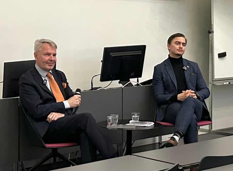 Pekka Haavisto om det geopolitiska läget: ”För vissa är heder viktigare än mat på bordet”