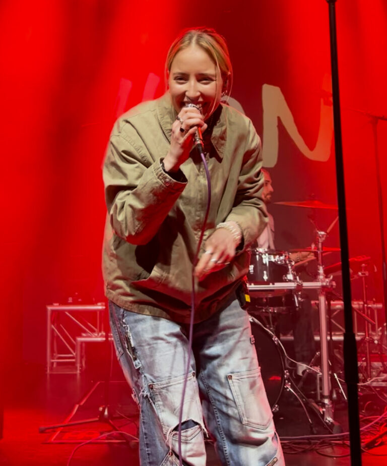 VIDEO: Sång och rap på finlandssvenska – något man sällan får höra