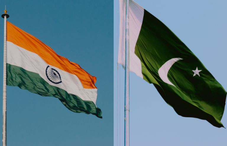 Indien anfaller Pakistan